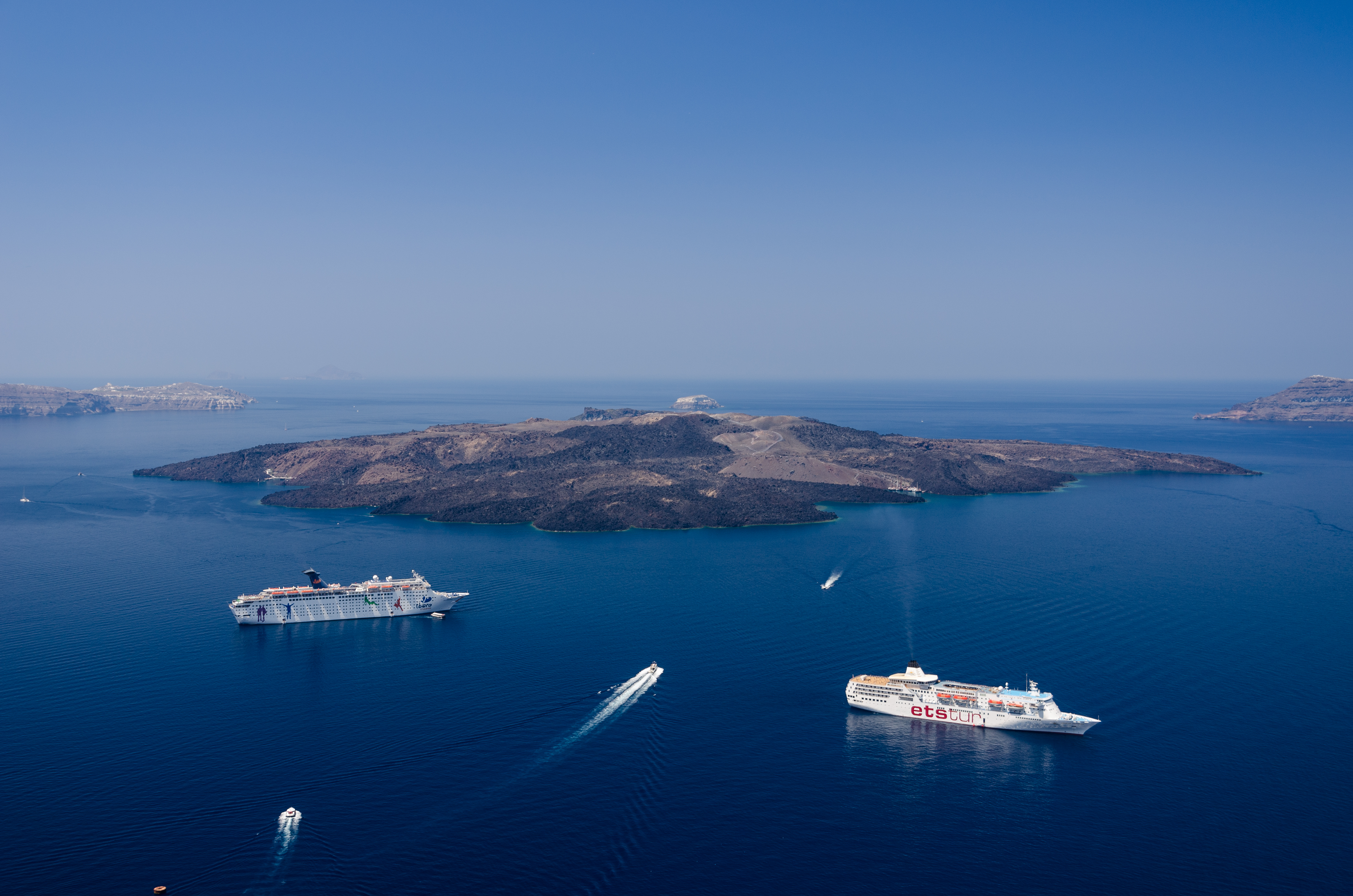 caldera_of_santorini_-_nea_kameni_-_seen_from_fira_thira